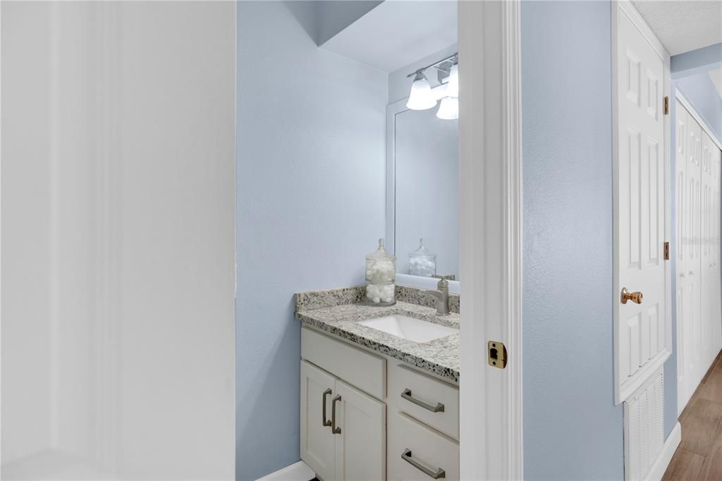 Active With Contract: $185,000 (3 beds, 1 baths, 1133 Square Feet)