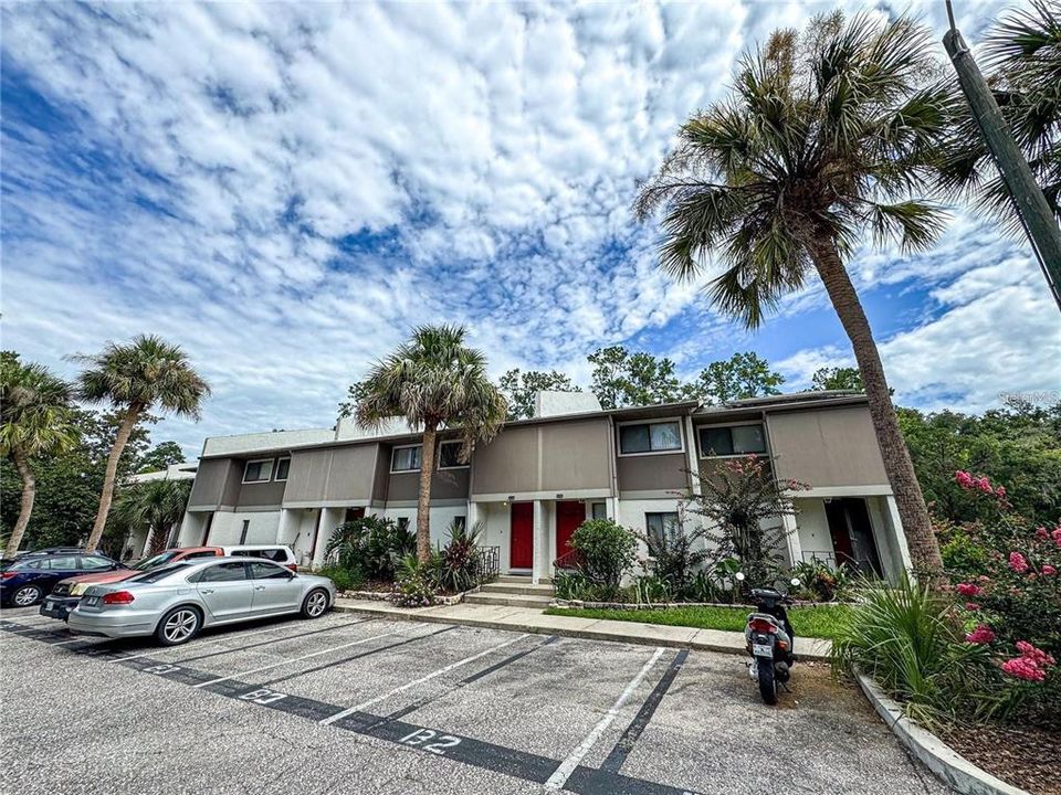 Под контрактом: $159,000 (2 спален, 2 ванн, 1145 Квадратных фут)