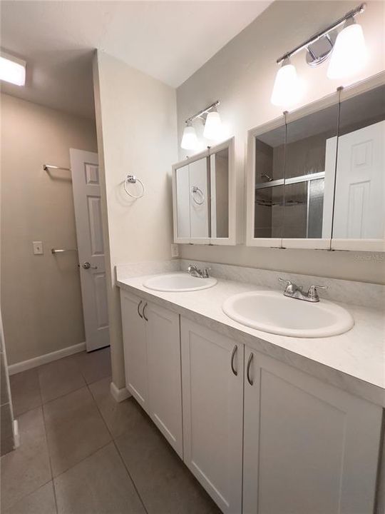 Под контрактом: $159,000 (2 спален, 2 ванн, 1145 Квадратных фут)