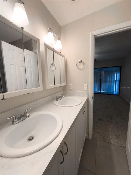 Под контрактом: $159,000 (2 спален, 2 ванн, 1145 Квадратных фут)