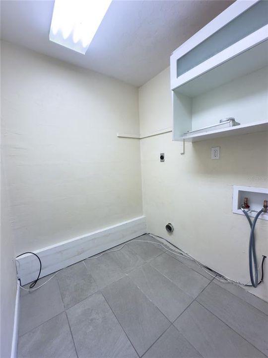 Под контрактом: $159,000 (2 спален, 2 ванн, 1145 Квадратных фут)