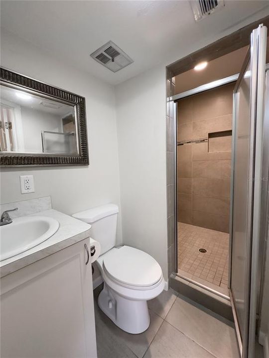 Под контрактом: $159,000 (2 спален, 2 ванн, 1145 Квадратных фут)