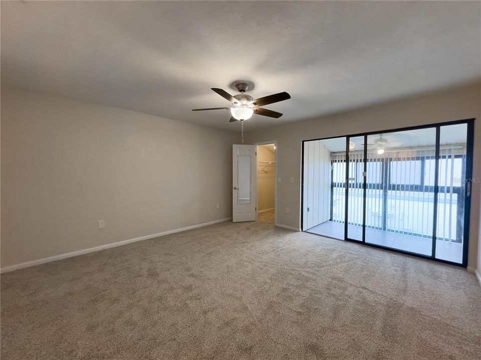 Под контрактом: $159,000 (2 спален, 2 ванн, 1145 Квадратных фут)