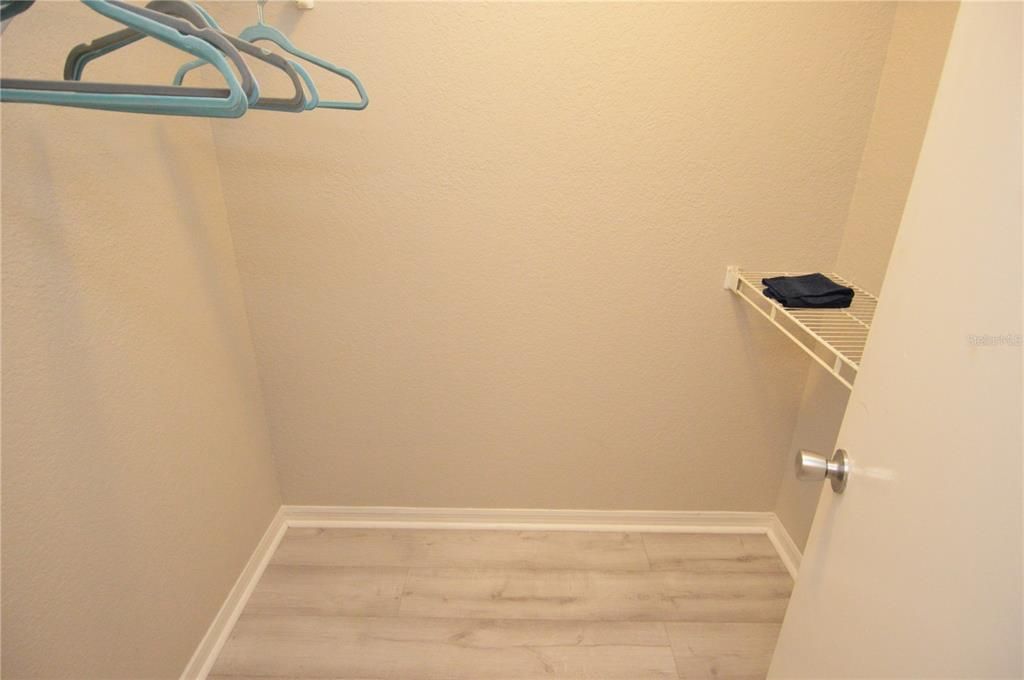 Activo con contrato: $2,350 (2 camas, 2 baños, 1015 Pies cuadrados)