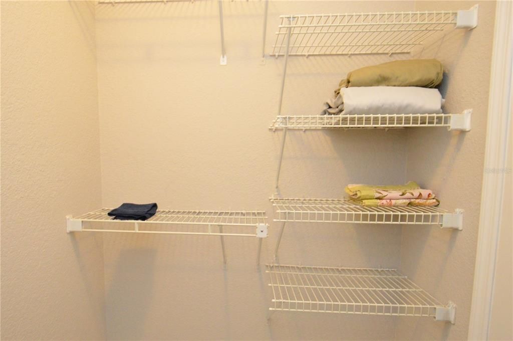 Activo con contrato: $2,350 (2 camas, 2 baños, 1015 Pies cuadrados)