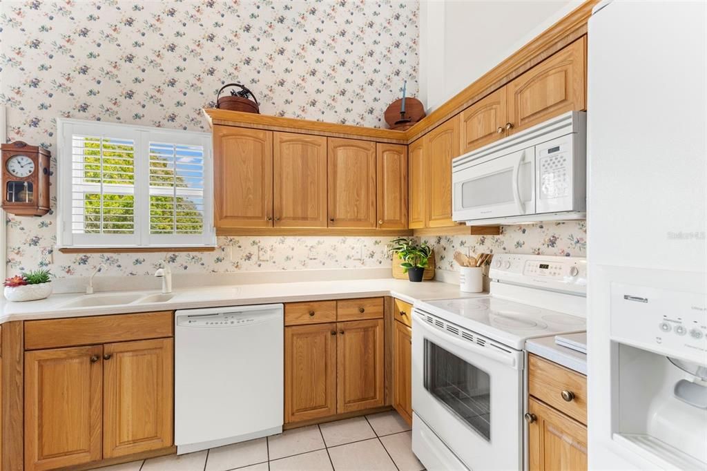 For Sale: $379,900 (4 beds, 2 baths, 1928 Square Feet)
