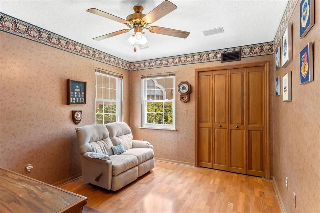 For Sale: $379,900 (4 beds, 2 baths, 1928 Square Feet)