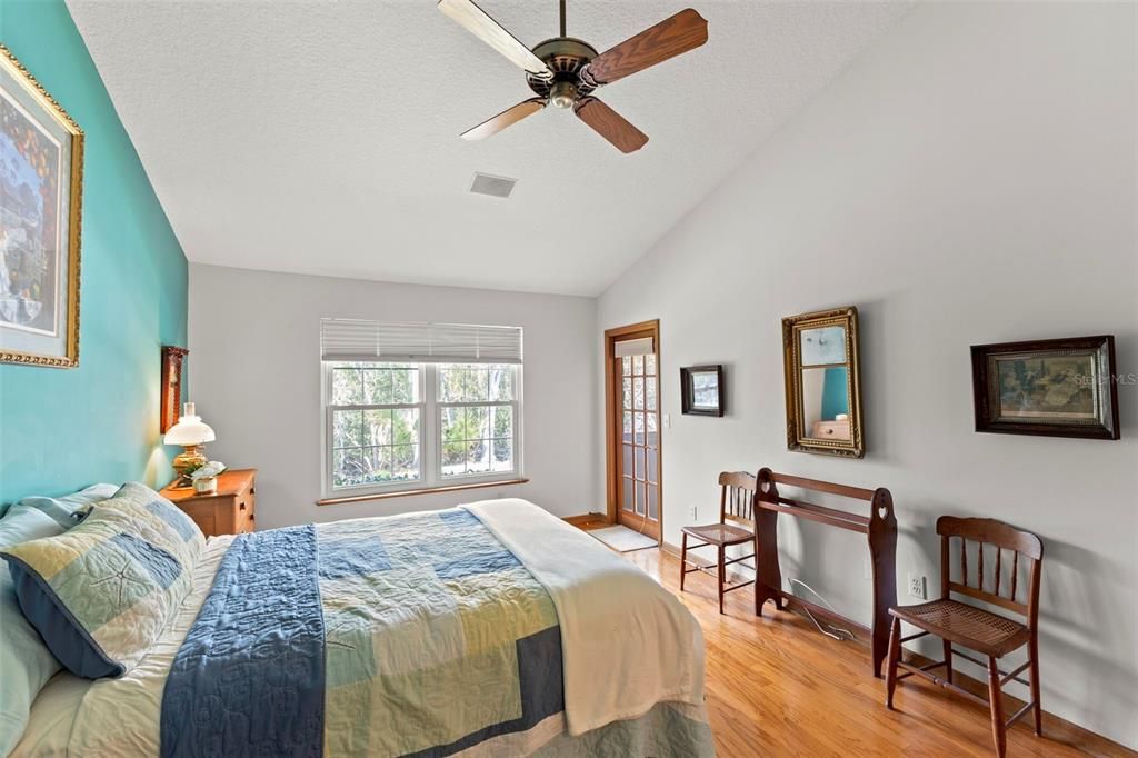 For Sale: $379,900 (4 beds, 2 baths, 1928 Square Feet)