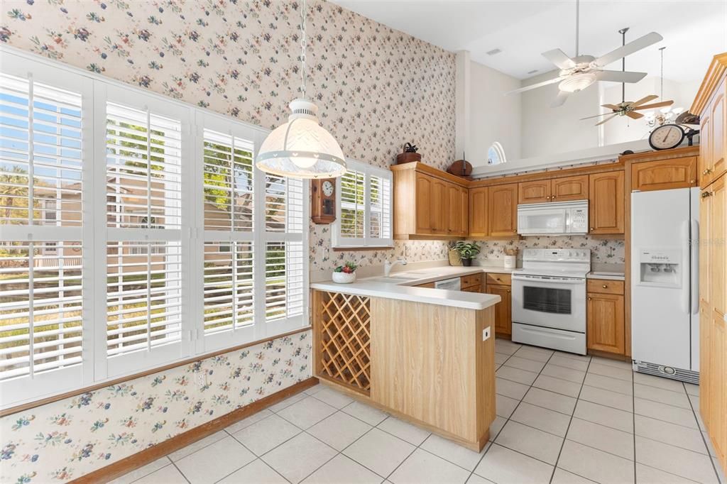 For Sale: $379,900 (4 beds, 2 baths, 1928 Square Feet)