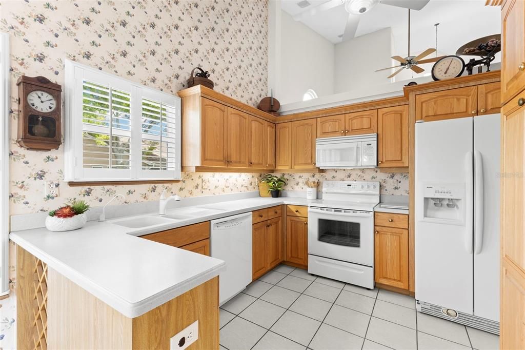 For Sale: $379,900 (4 beds, 2 baths, 1928 Square Feet)