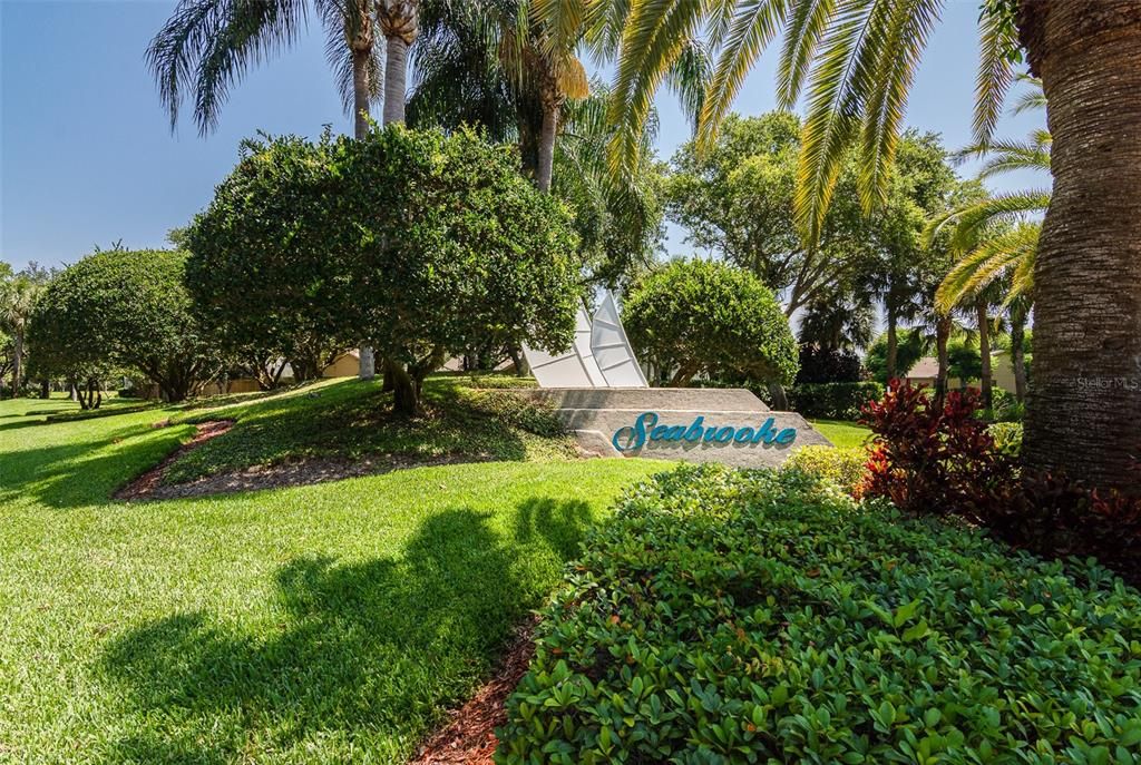 For Sale: $379,900 (4 beds, 2 baths, 1928 Square Feet)