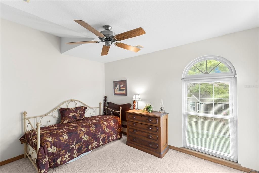 For Sale: $379,900 (4 beds, 2 baths, 1928 Square Feet)