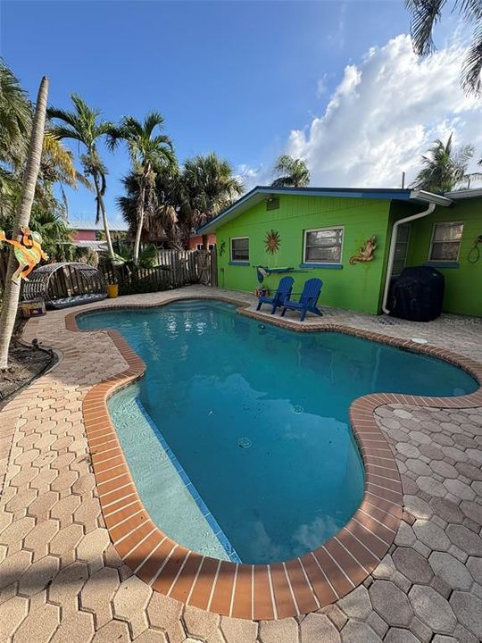 For Sale: $1,190,000 (2 beds, 2 baths, 1132 Square Feet)