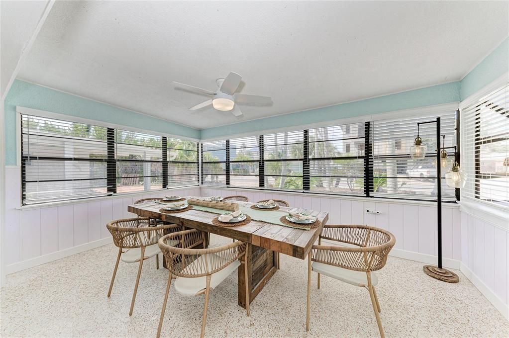 For Sale: $1,190,000 (2 beds, 2 baths, 1132 Square Feet)
