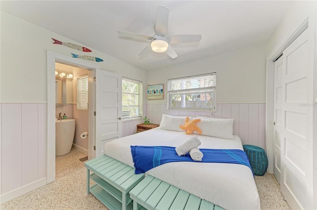 For Sale: $1,190,000 (2 beds, 2 baths, 1132 Square Feet)