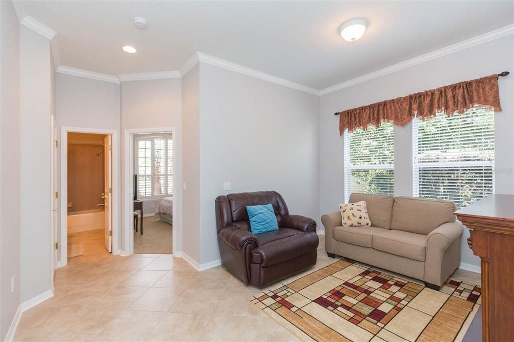 Activo con contrato: $614,500 (4 camas, 3 baños, 2749 Pies cuadrados)