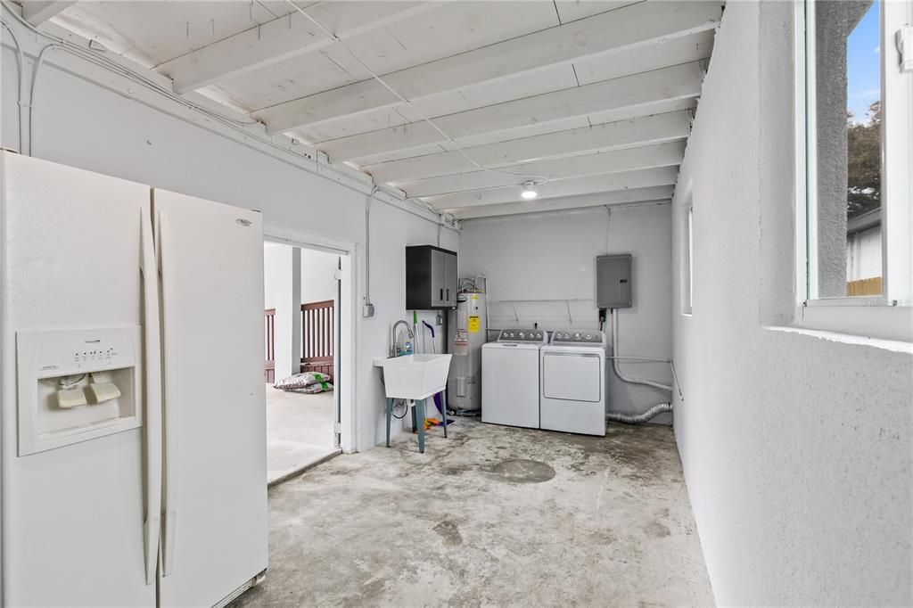 Active With Contract: $459,000 (3 beds, 2 baths, 1296 Square Feet)