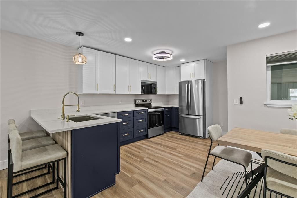 Active With Contract: $459,000 (3 beds, 2 baths, 1296 Square Feet)