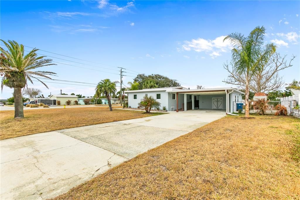 Active With Contract: $459,000 (3 beds, 2 baths, 1296 Square Feet)