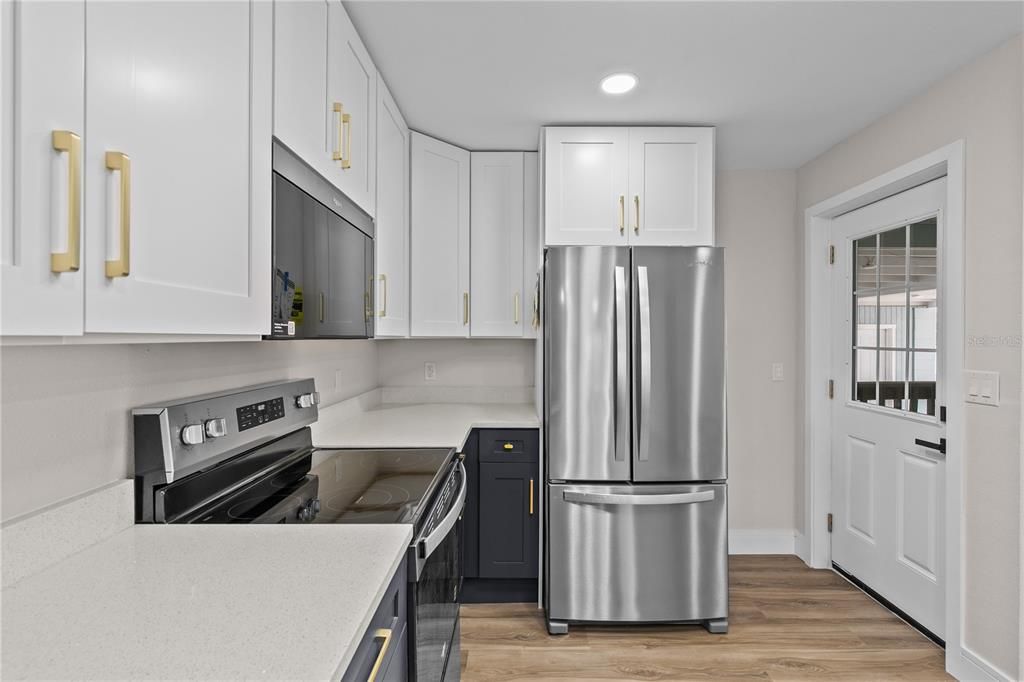 Active With Contract: $459,000 (3 beds, 2 baths, 1296 Square Feet)
