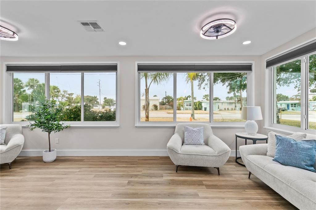 Active With Contract: $459,000 (3 beds, 2 baths, 1296 Square Feet)