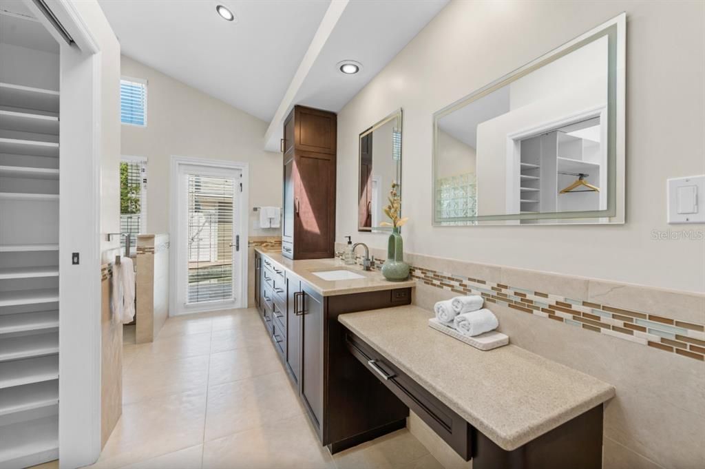 For Sale: $2,500,000 (3 beds, 2 baths, 2206 Square Feet)