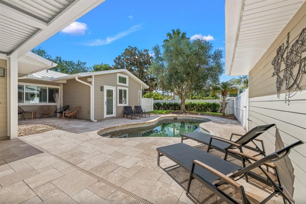 For Sale: $2,500,000 (3 beds, 2 baths, 2206 Square Feet)