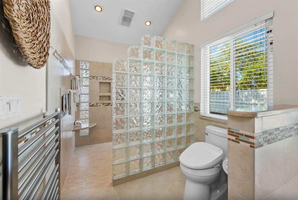 For Sale: $2,500,000 (3 beds, 2 baths, 2206 Square Feet)