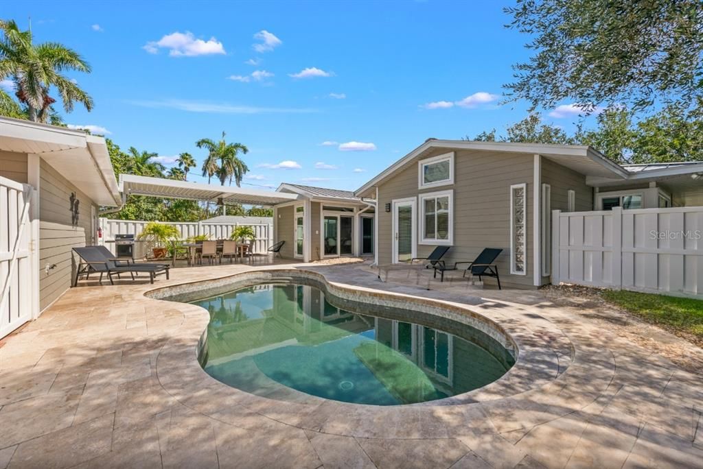 For Sale: $2,500,000 (3 beds, 2 baths, 2206 Square Feet)