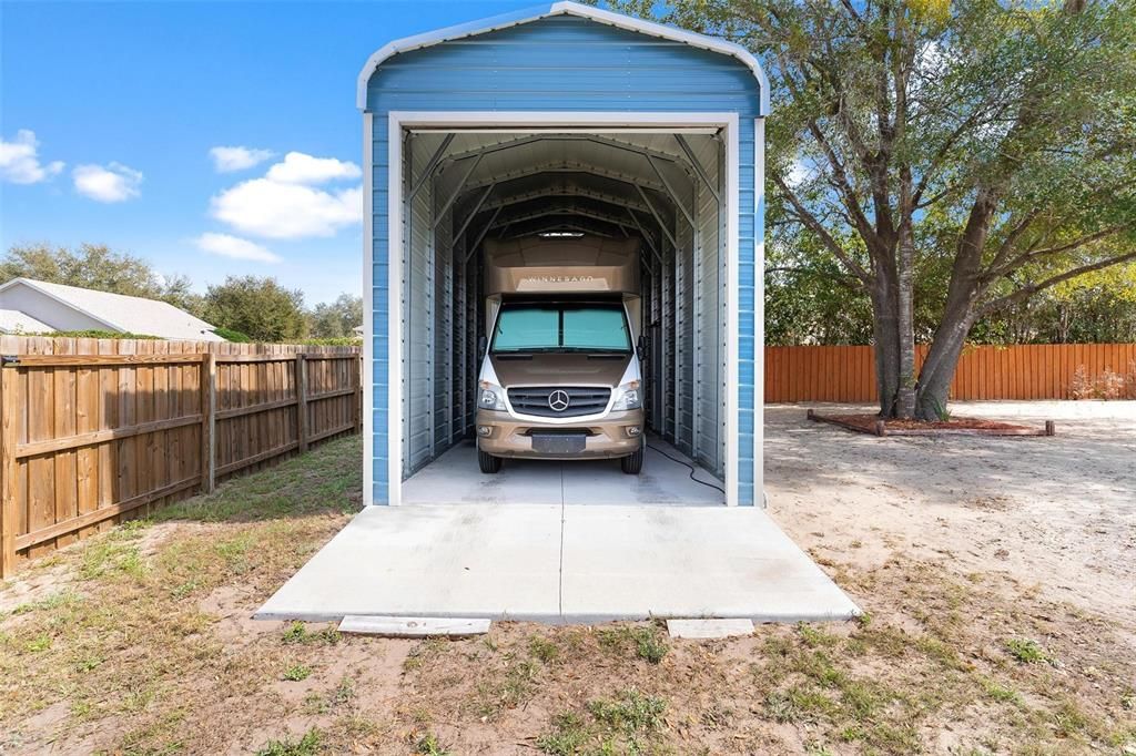 Activo con contrato: $399,000 (4 camas, 2 baños, 1648 Pies cuadrados)