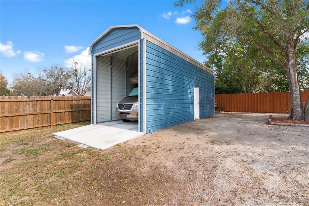 Activo con contrato: $399,000 (4 camas, 2 baños, 1648 Pies cuadrados)