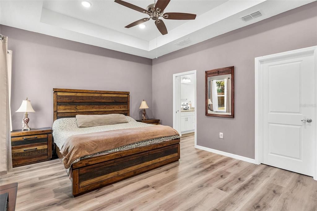 Activo con contrato: $399,000 (4 camas, 2 baños, 1648 Pies cuadrados)