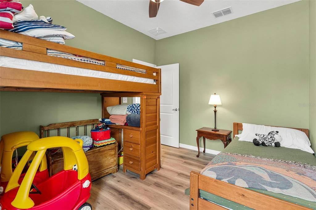 Activo con contrato: $399,000 (4 camas, 2 baños, 1648 Pies cuadrados)