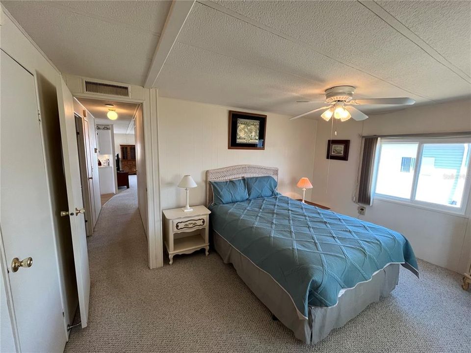 For Sale: $99,000 (2 beds, 2 baths, 1056 Square Feet)
