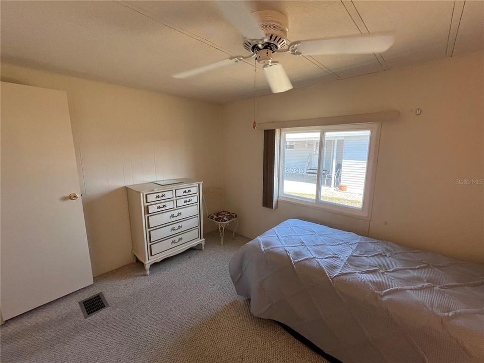 For Sale: $99,000 (2 beds, 2 baths, 1056 Square Feet)