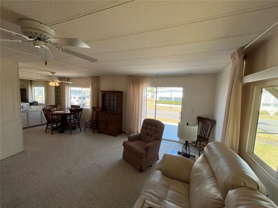 For Sale: $99,000 (2 beds, 2 baths, 1056 Square Feet)