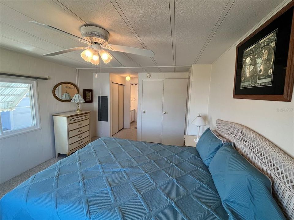 For Sale: $99,000 (2 beds, 2 baths, 1056 Square Feet)