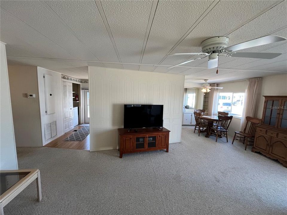 For Sale: $99,000 (2 beds, 2 baths, 1056 Square Feet)