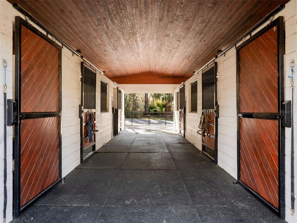 На продажу: $2,395,000 (5 спален, 5 ванн, 6109 Квадратных фут)