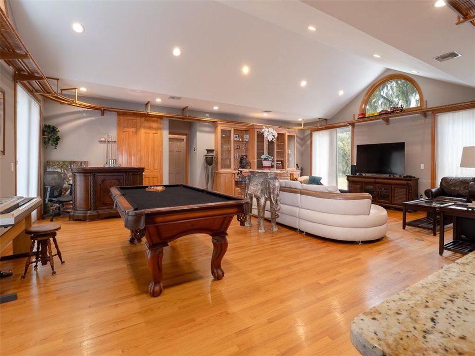 На продажу: $2,395,000 (5 спален, 5 ванн, 6109 Квадратных фут)