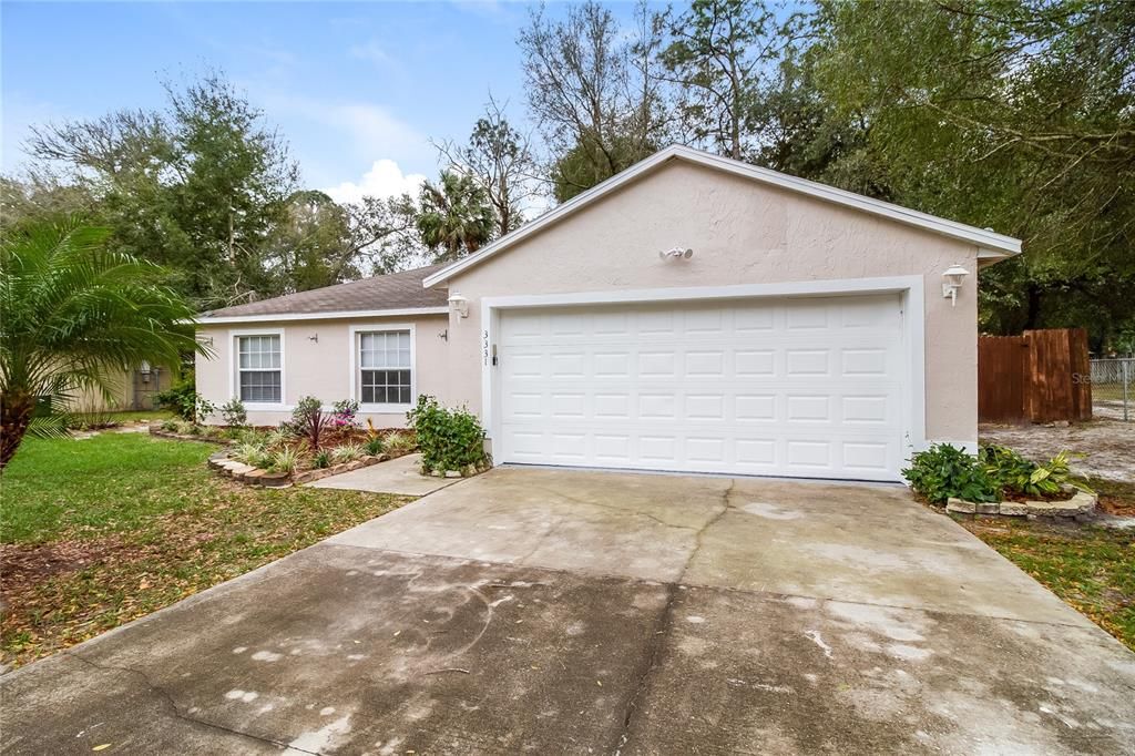 Recently Rented: $1,815 (3 beds, 2 baths, 1180 Square Feet)