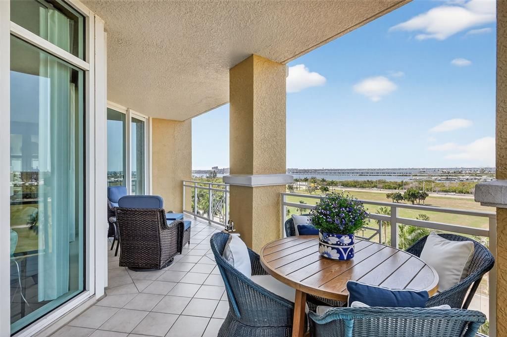 For Sale: $529,000 (2 beds, 2 baths, 1847 Square Feet)
