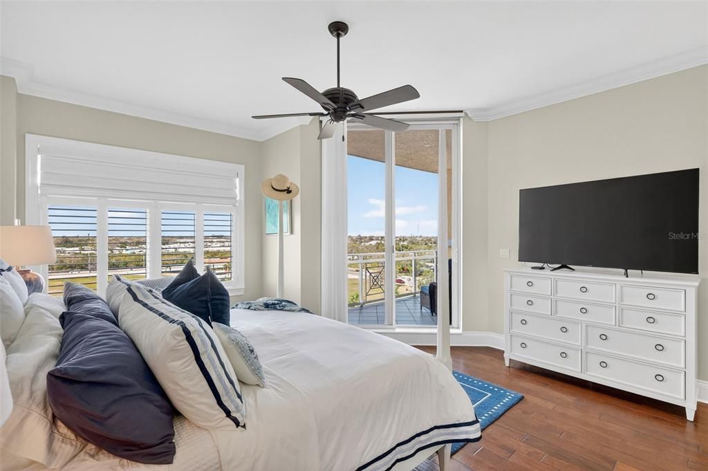 For Sale: $529,000 (2 beds, 2 baths, 1847 Square Feet)