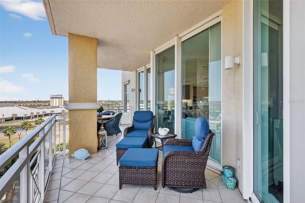 For Sale: $529,000 (2 beds, 2 baths, 1847 Square Feet)