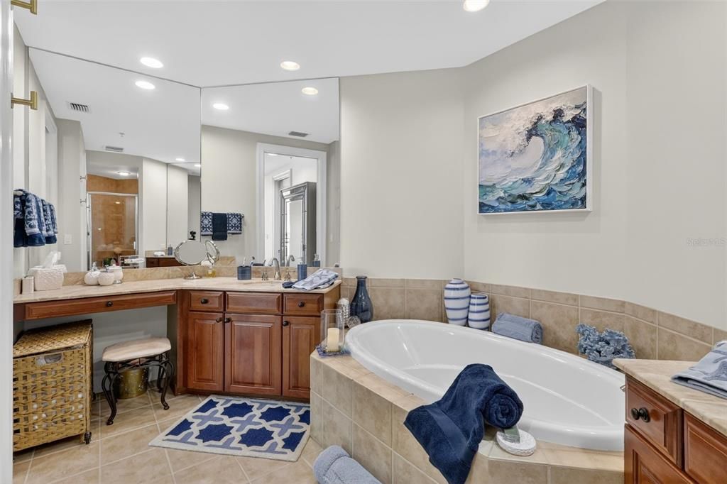 For Sale: $529,000 (2 beds, 2 baths, 1847 Square Feet)