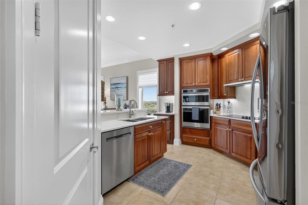For Sale: $529,000 (2 beds, 2 baths, 1847 Square Feet)