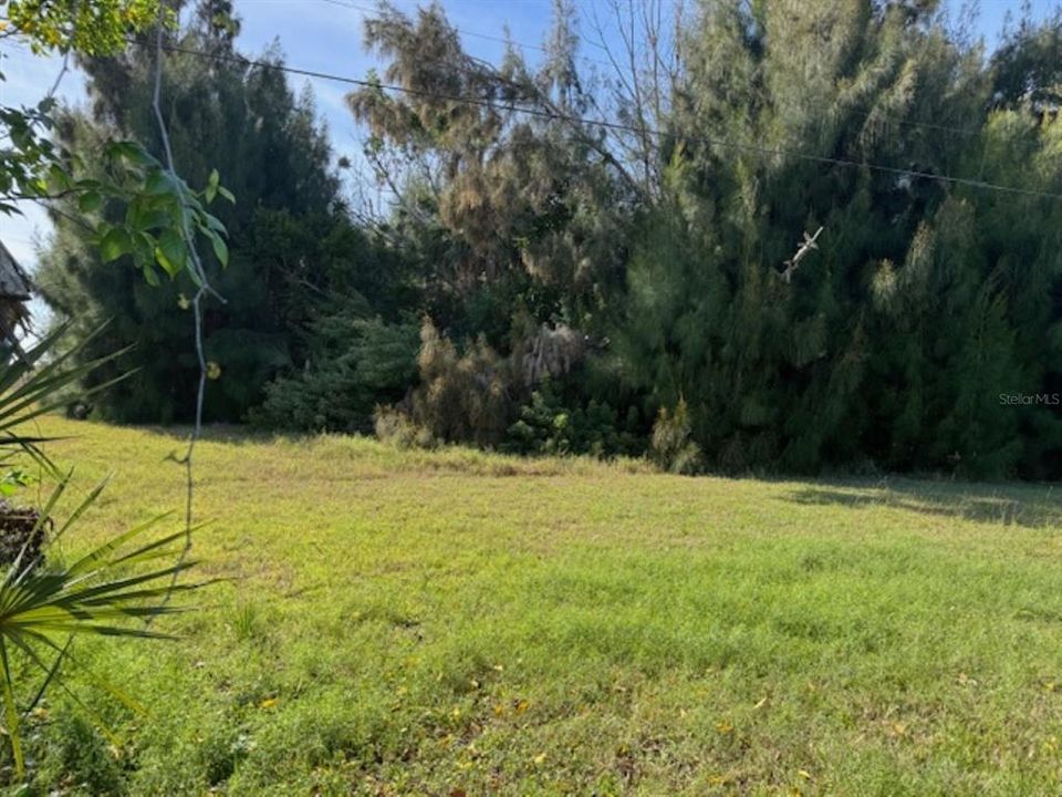 На продажу: $187,000 (0.55 acres)