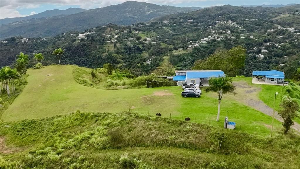 На продажу: $995,000 (45.81 acres)