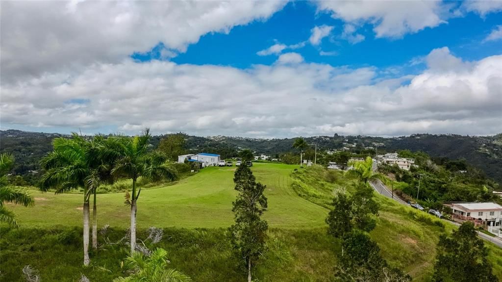 На продажу: $995,000 (45.81 acres)
