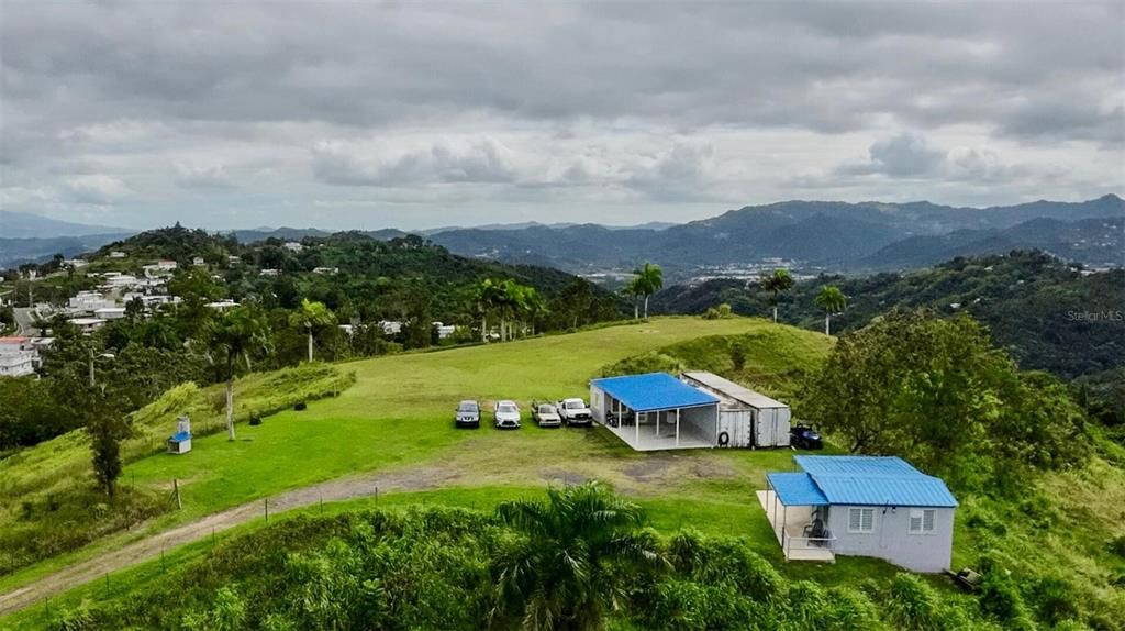 На продажу: $995,000 (45.81 acres)